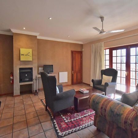 The Clarens Place Luaran gambar