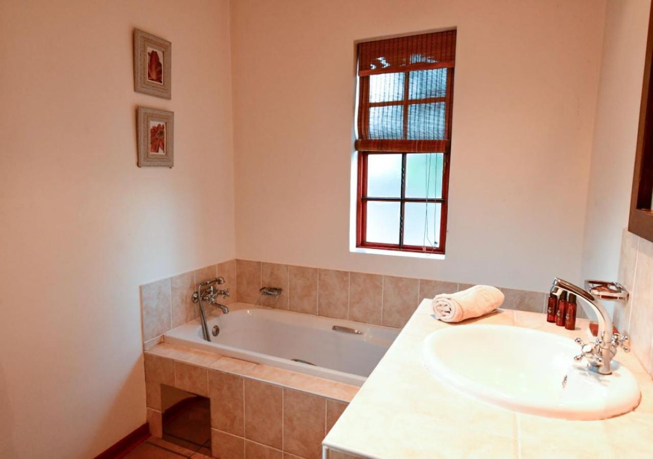 The Clarens Place Luaran gambar