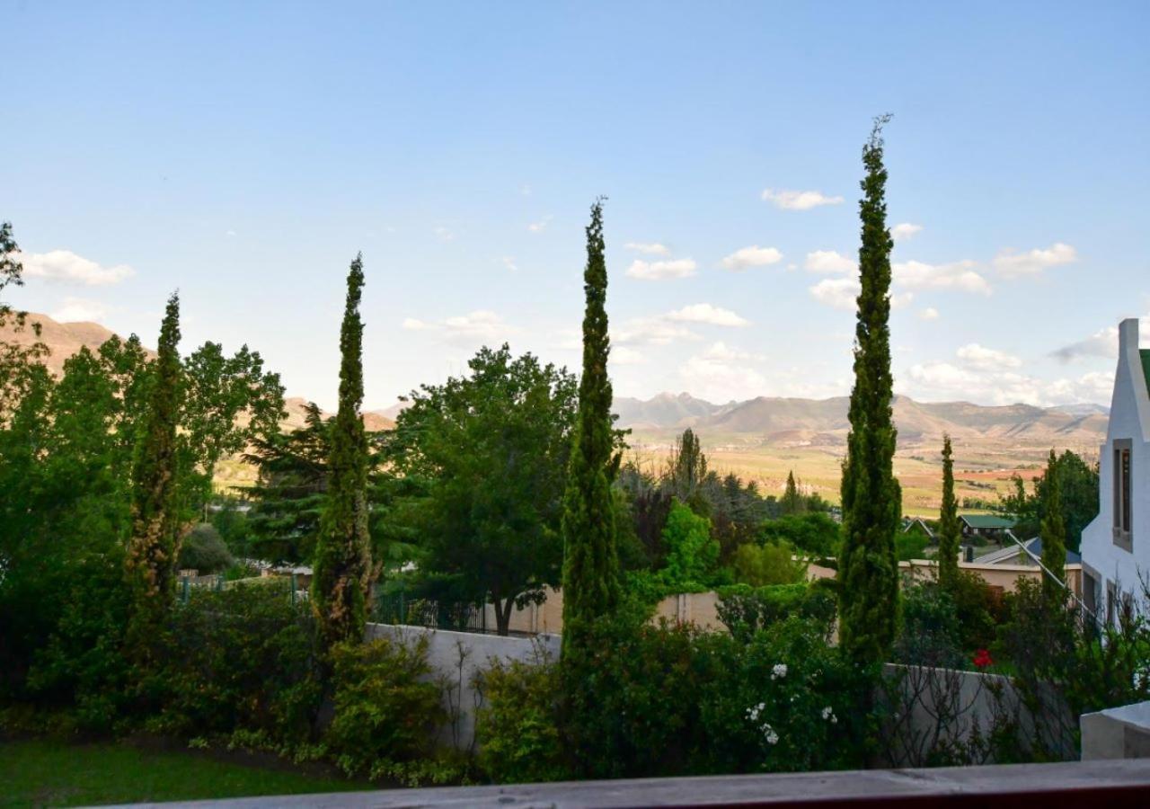 The Clarens Place Luaran gambar